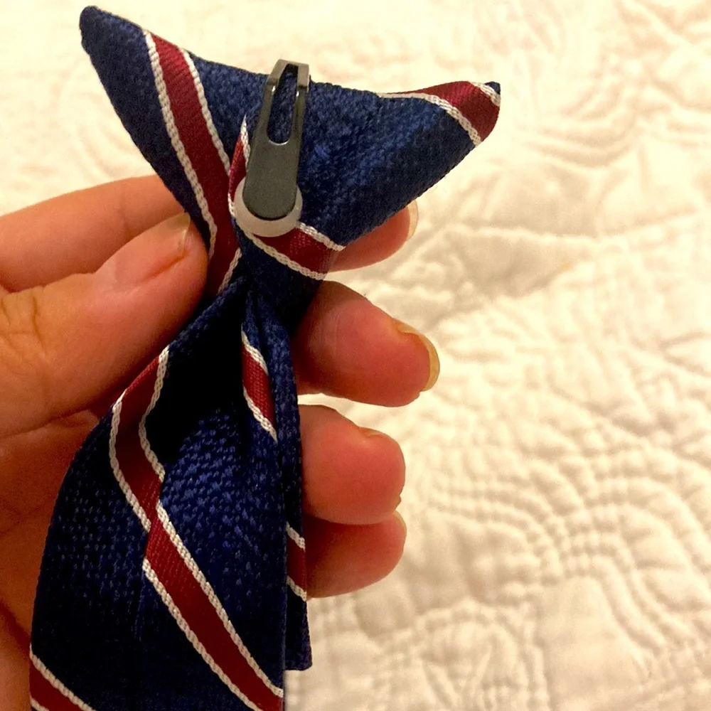 Clip on tie for boys size youth Medium Large